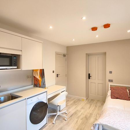 Morden Stratford Studio 1 Hotel Лондон Екстериор снимка